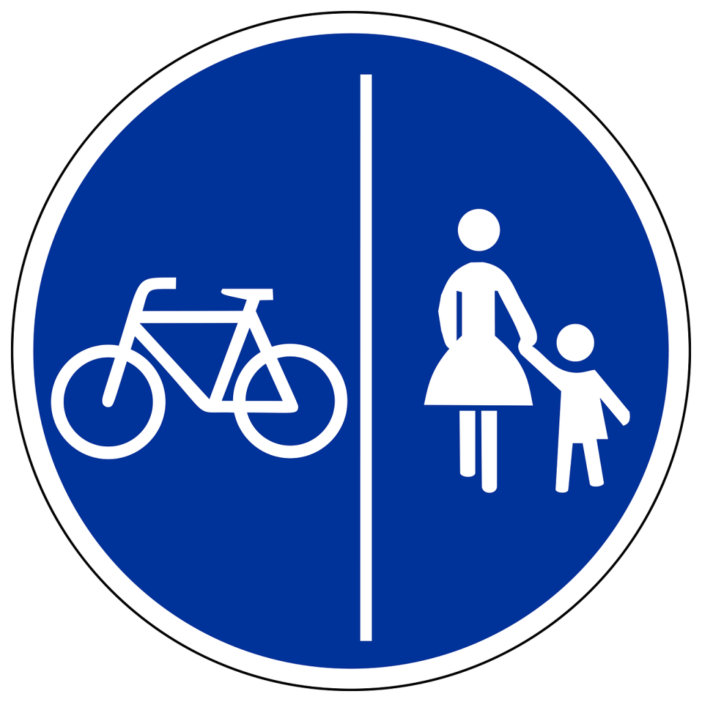 Das Verkehrsschild zum geteilten Fuß/Radweg.