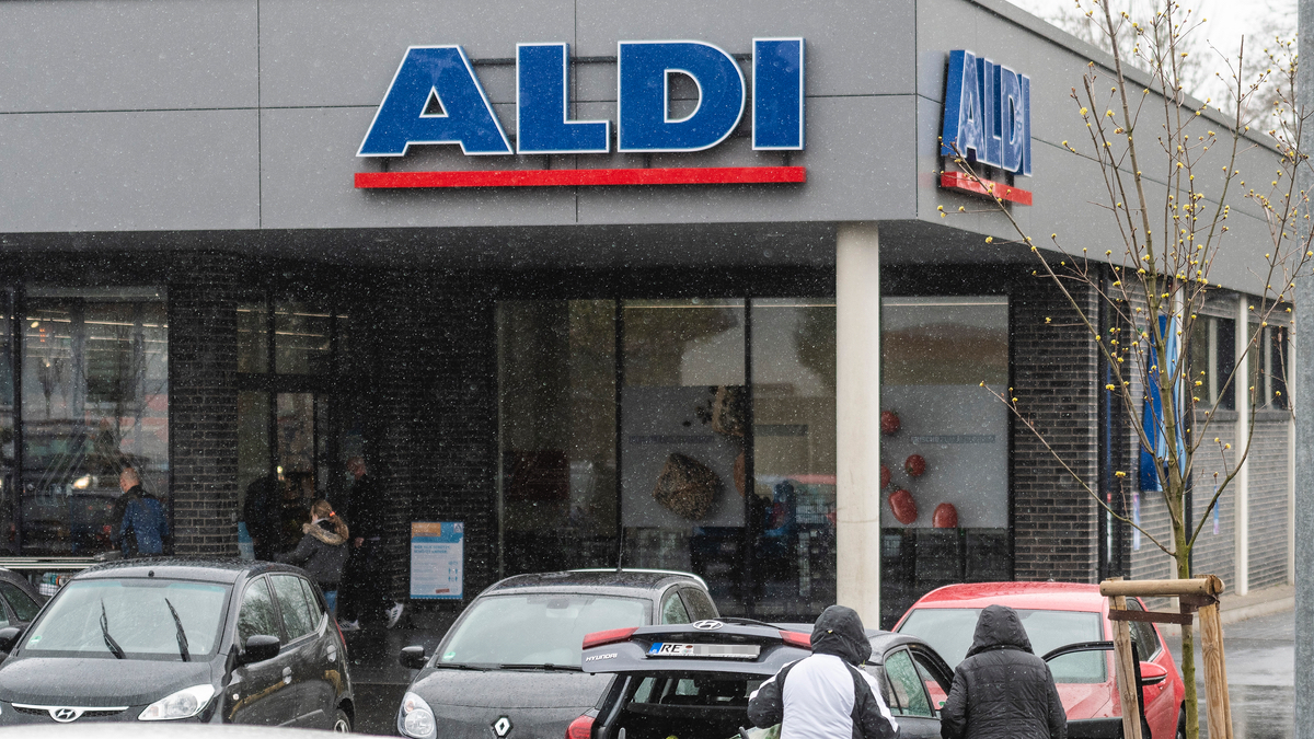 Ein ALDI-Parkplatz