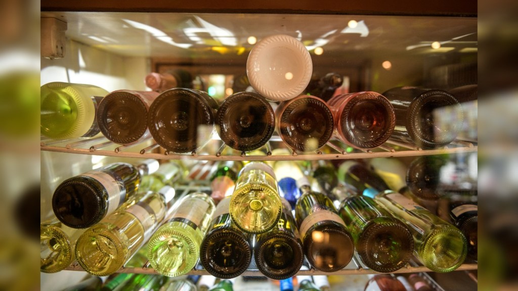 3. Einbuchtung in Weinflaschen