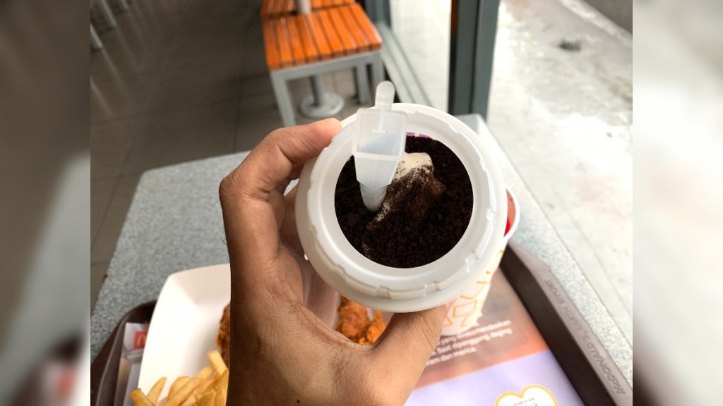 6. Loch im McDonald's-Eislöffel