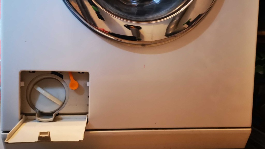 die Notentriegelung an einer Miele-Waschmaschine